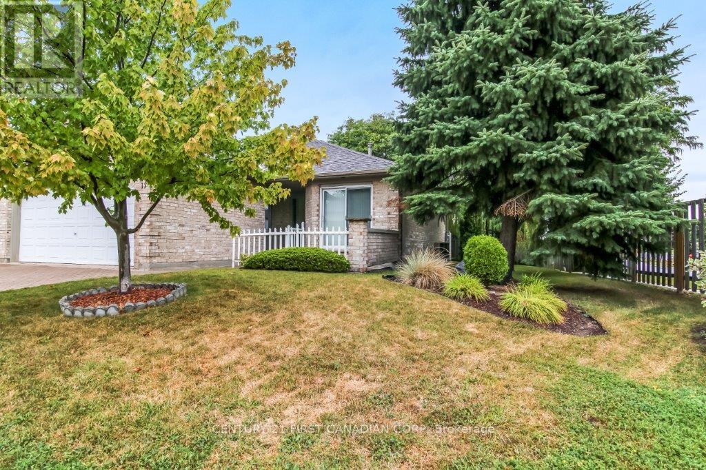 17 - 825 Shelborne Street, London South, Ontario  N5Z 5B7 - Photo 2 - X12367823