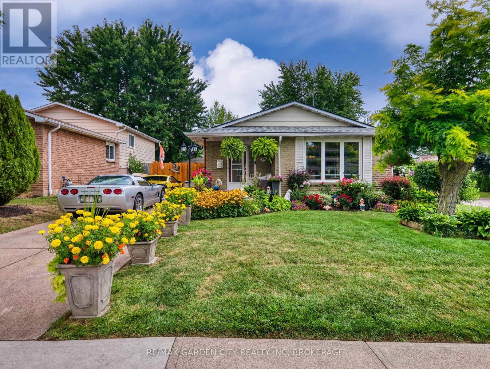 196 Keefer Road, Thorold, Ontario  L2V 4M3 - Photo 2 - X12367828