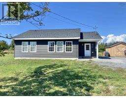 28 Franks Road, West Pubnico, Ca