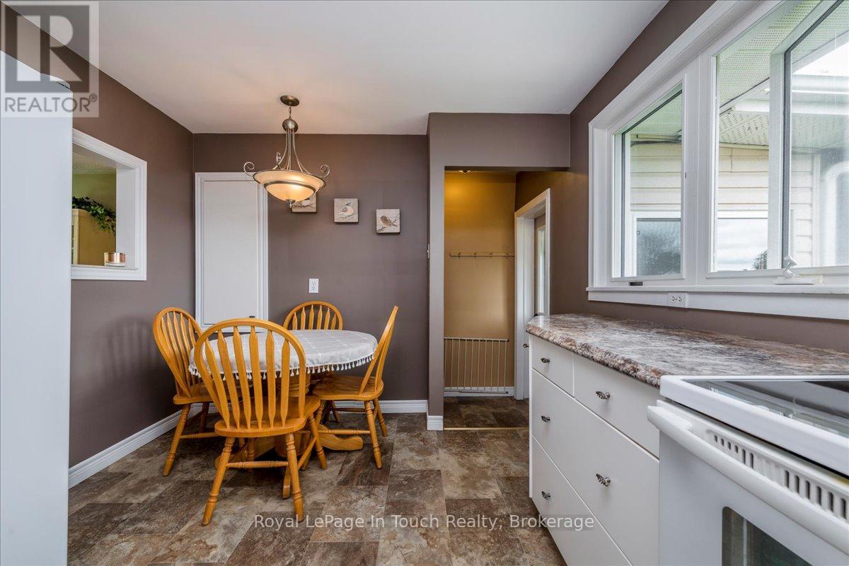 296 John Street, Midland, Ontario  L4R 2J5 - Photo 11 - S12368007