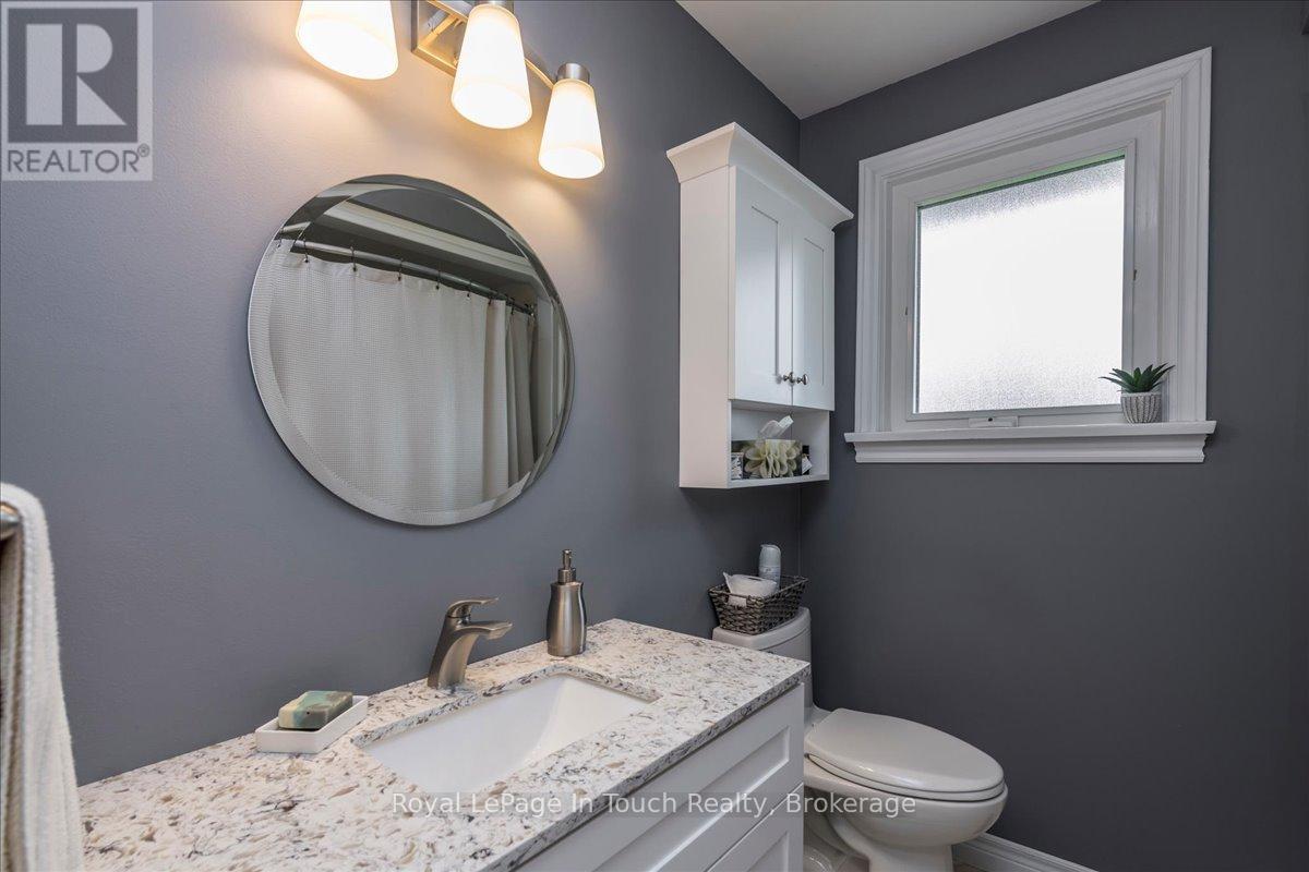 296 John Street, Midland, Ontario  L4R 2J5 - Photo 14 - S12368007