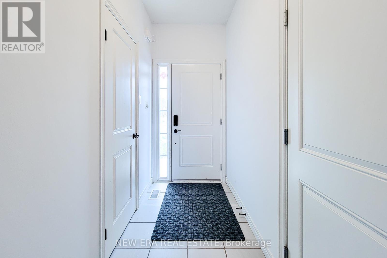 63 Dennis Drive, West Lincoln, Ontario  L0R 2A0 - Photo 4 - X12353172