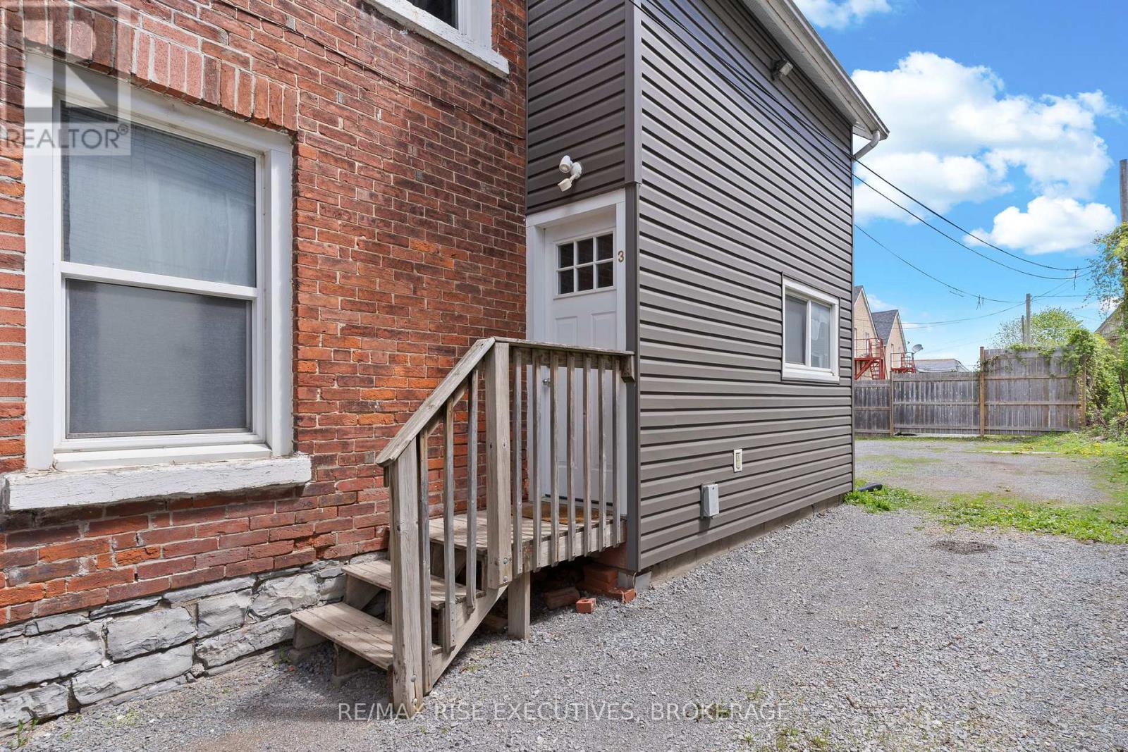 341 Division Street, Kingston, Ontario  K7K 4A2 - Photo 6 - X12367960