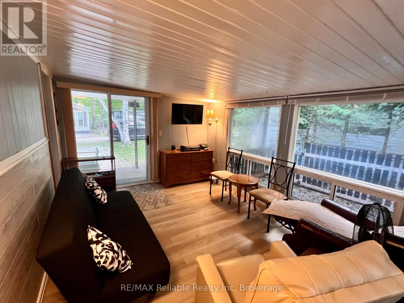8 - 33900 Sugarbush Road, Bluewater, Ontario  N0M 1G0 - Photo 10 - X12367888