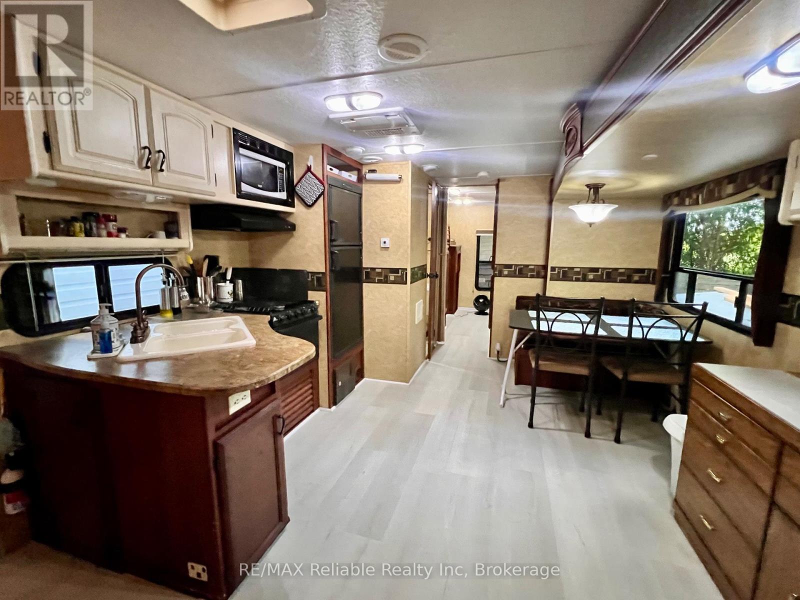 8 - 33900 Sugarbush Road, Bluewater, Ontario  N0M 1G0 - Photo 12 - X12367888