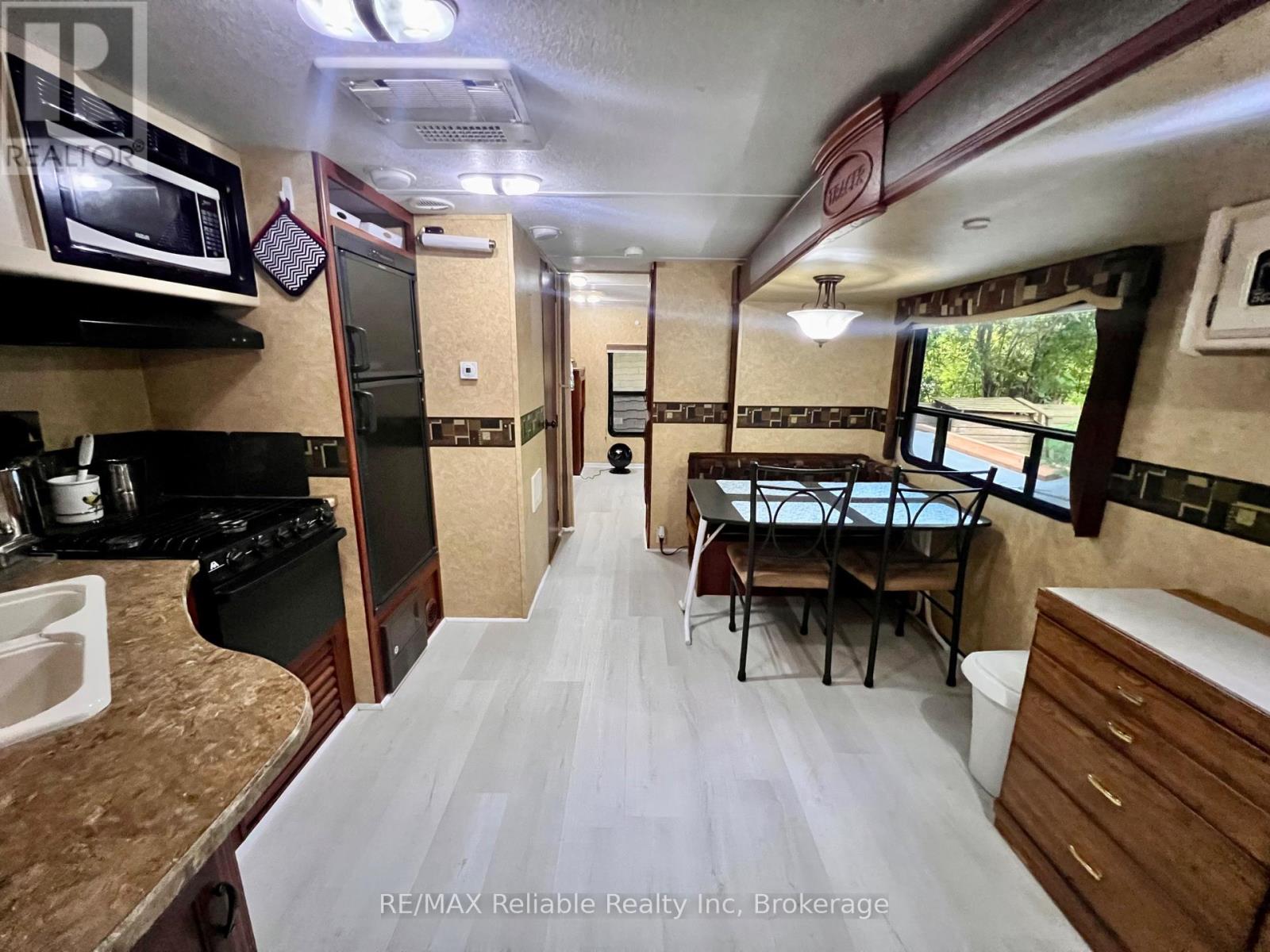 8 - 33900 Sugarbush Road, Bluewater, Ontario  N0M 1G0 - Photo 13 - X12367888