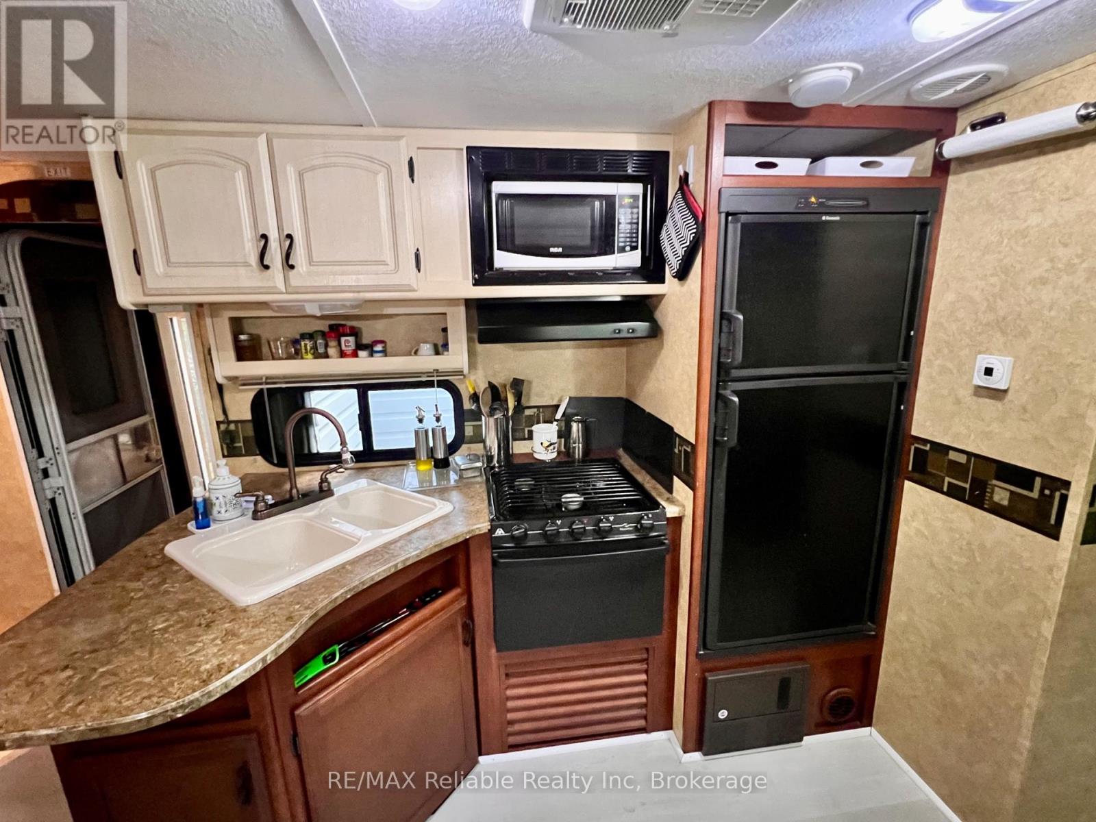 8 - 33900 Sugarbush Road, Bluewater, Ontario  N0M 1G0 - Photo 16 - X12367888
