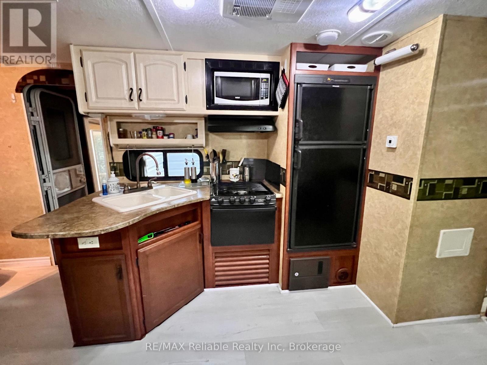 8 - 33900 Sugarbush Road, Bluewater, Ontario  N0M 1G0 - Photo 17 - X12367888