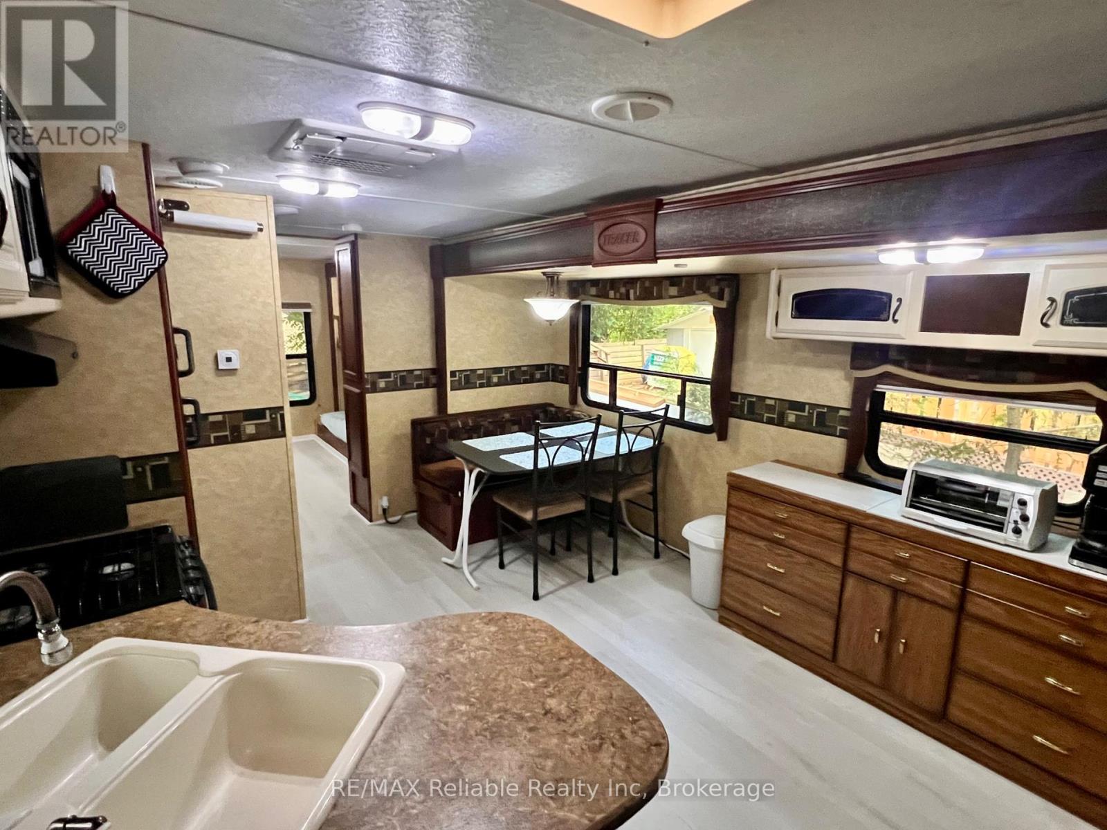 8 - 33900 Sugarbush Road, Bluewater, Ontario  N0M 1G0 - Photo 23 - X12367888