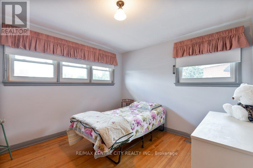 6 Wood Street, St. Thomas, Ontario  N5R 4K9 - Photo 14 - X12367993