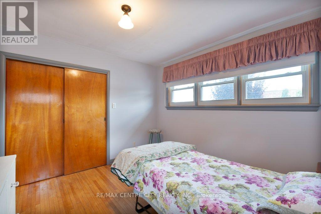 6 Wood Street, St. Thomas, Ontario  N5R 4K9 - Photo 15 - X12367993