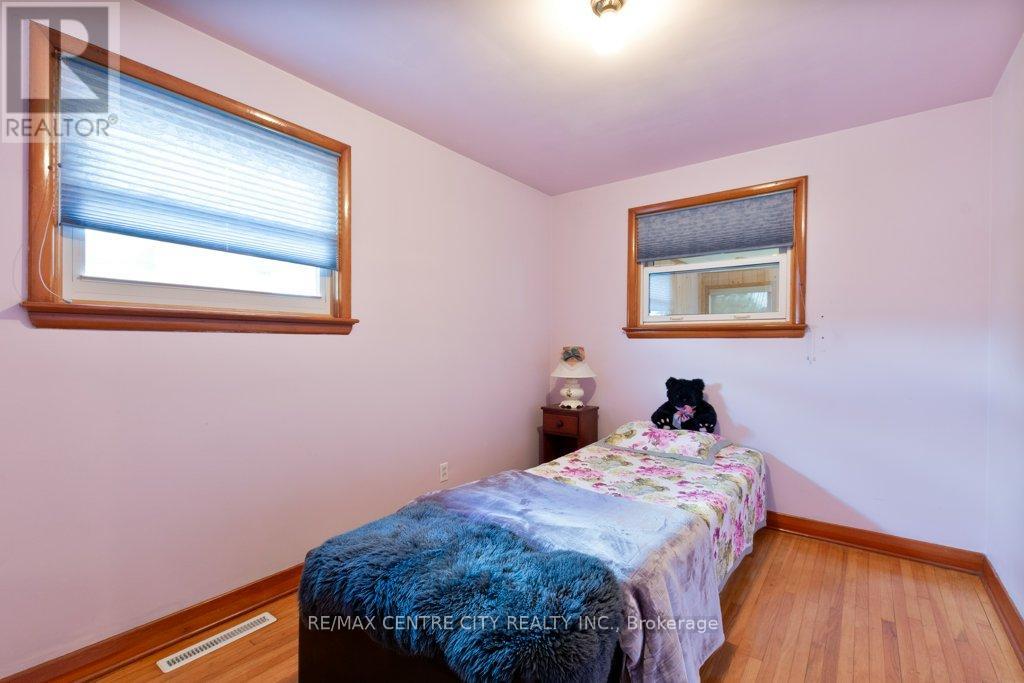 6 Wood Street, St. Thomas, Ontario  N5R 4K9 - Photo 16 - X12367993