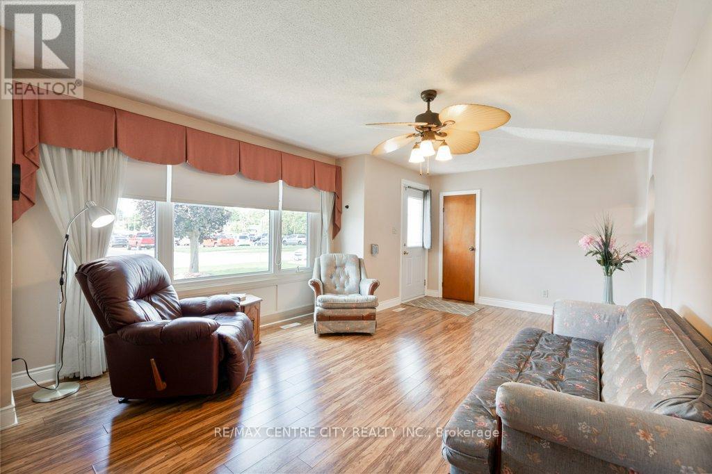6 Wood Street, St. Thomas, Ontario  N5R 4K9 - Photo 8 - X12367993