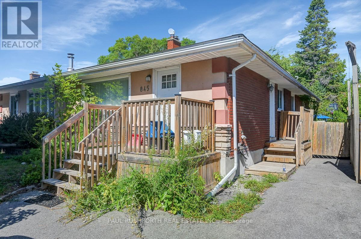 845 TROJAN AVENUE, Ottawa, Ontario