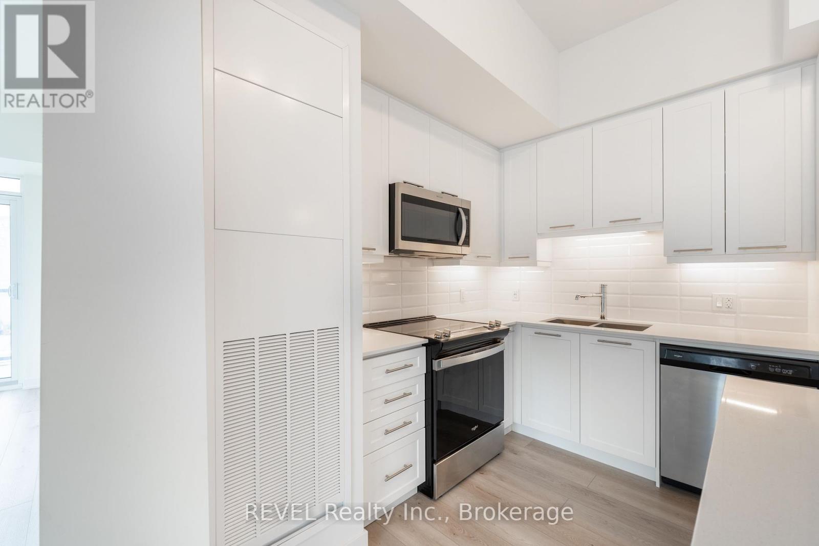 402 - 385 Winston Road, Grimsby, Ontario  L3M 4E8 - Photo 3 - X12368024