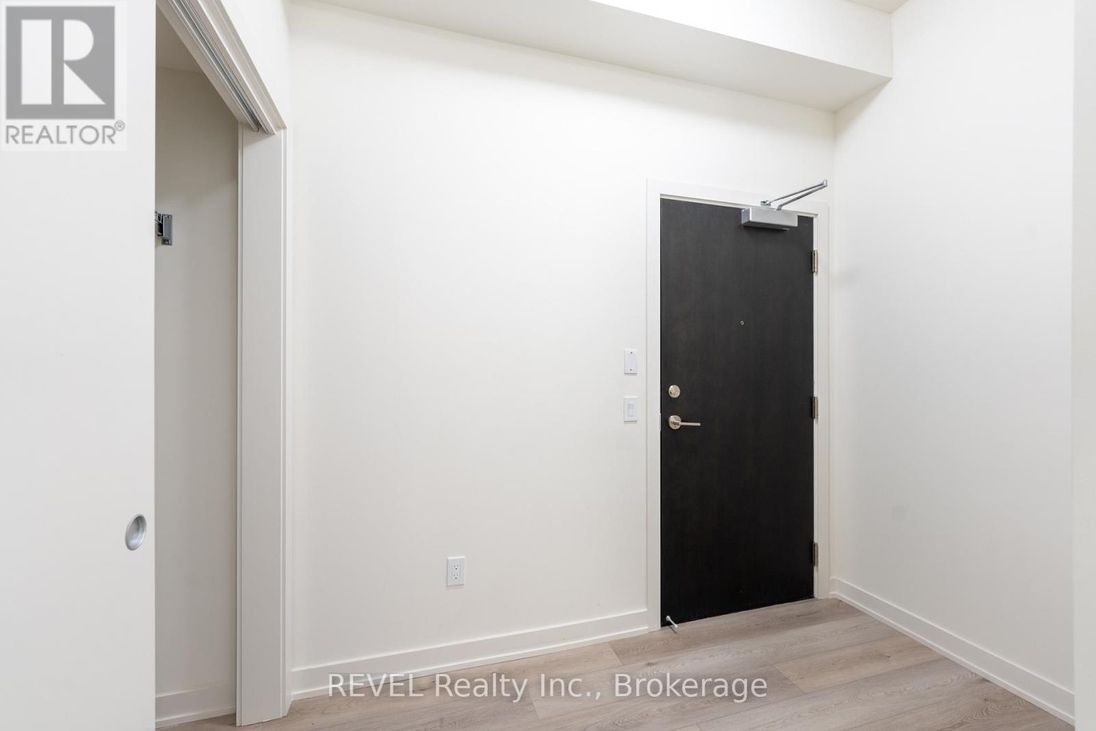 402 - 385 Winston Road, Grimsby, Ontario  L3M 4E8 - Photo 8 - X12368024