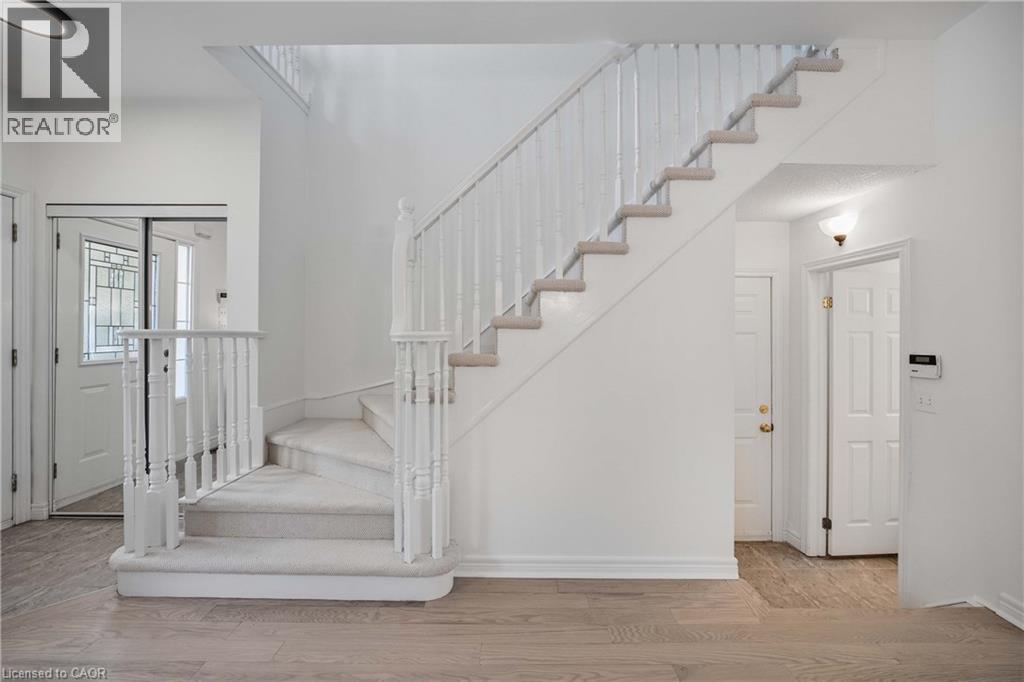 5228 Garland Crescent, Burlington, Ontario  L7L 7K9 - Photo 8 - 40763768