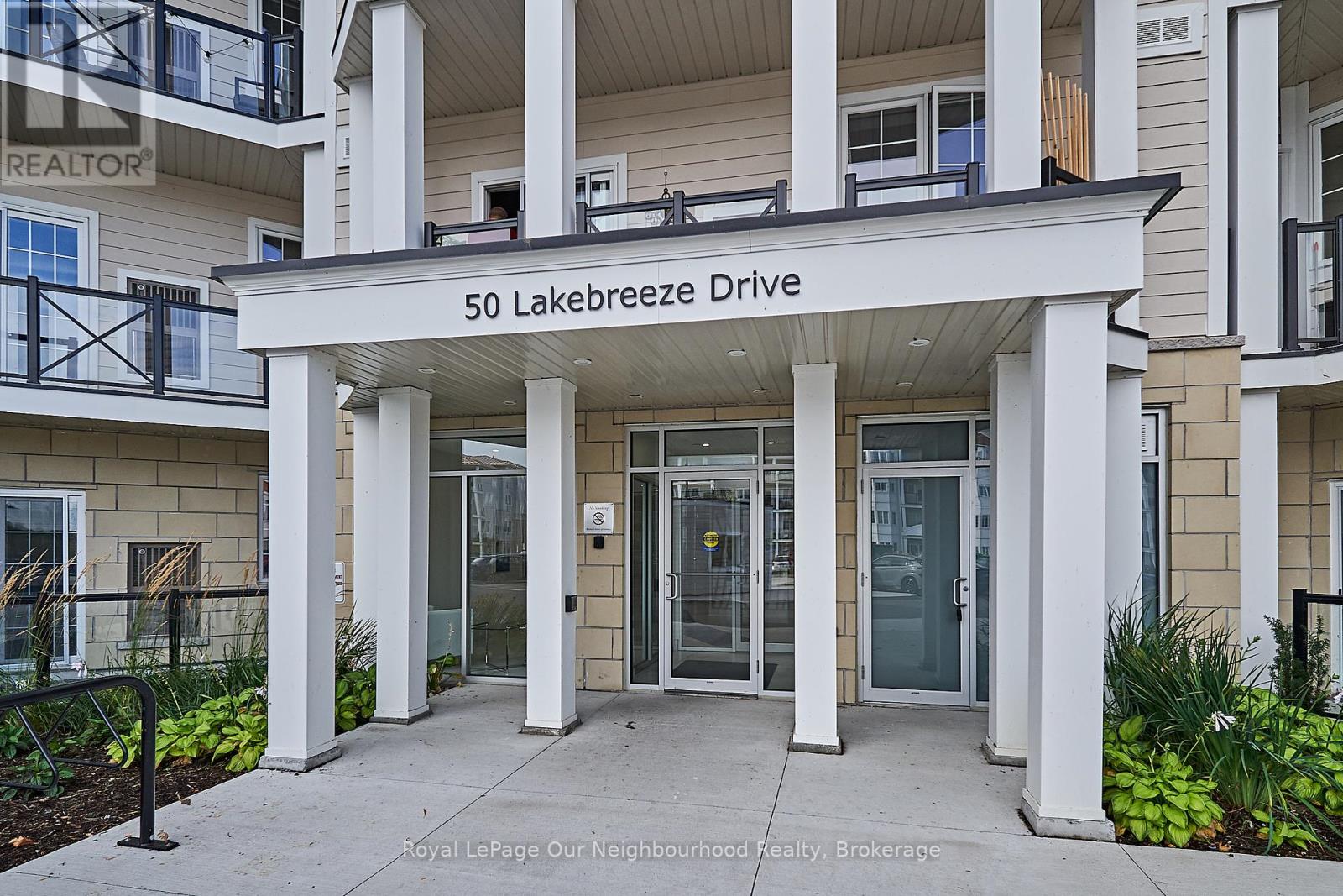 218 - 50 Lakebreeze Drive, Clarington, Ontario  L1B 0V9 - Photo 1 - E12367913