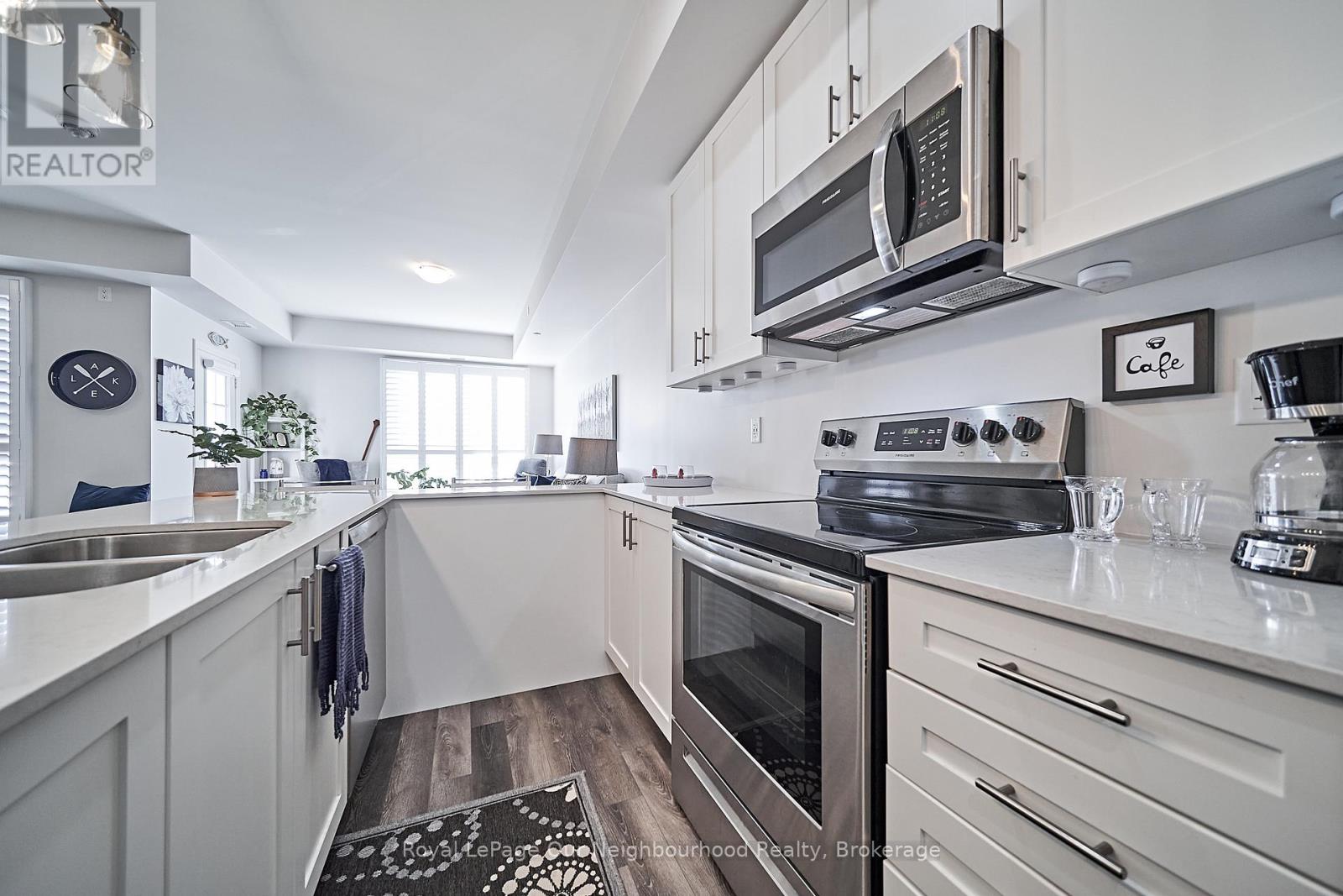 218 - 50 Lakebreeze Drive, Clarington, Ontario  L1B 0V9 - Photo 10 - E12367913