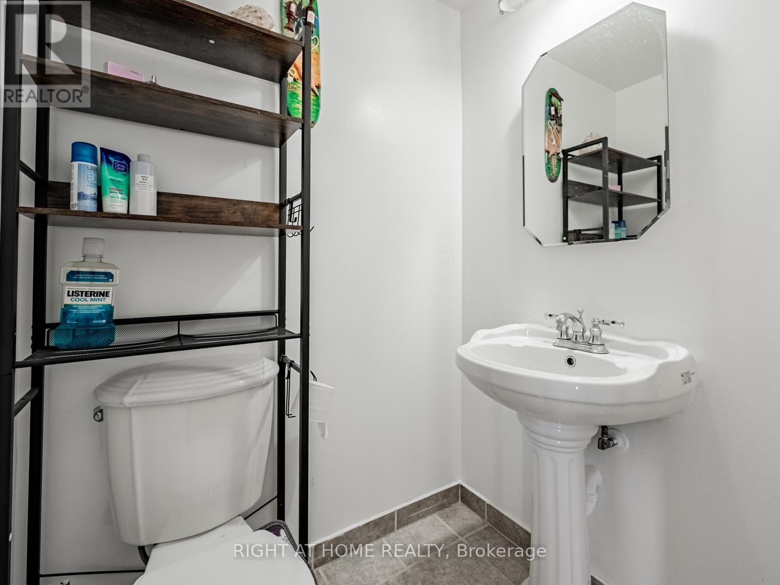 9 - 2380 Bromsgrove Road Sw, Mississauga (Clarkson), Ontario  L5J 4E6 - Photo 10 - W12367843