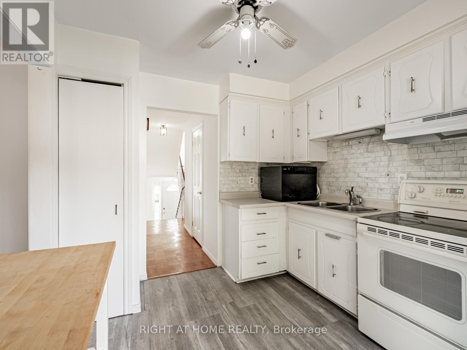 9 - 2380 Bromsgrove Road Sw, Mississauga (Clarkson), Ontario  L5J 4E6 - Photo 14 - W12367843