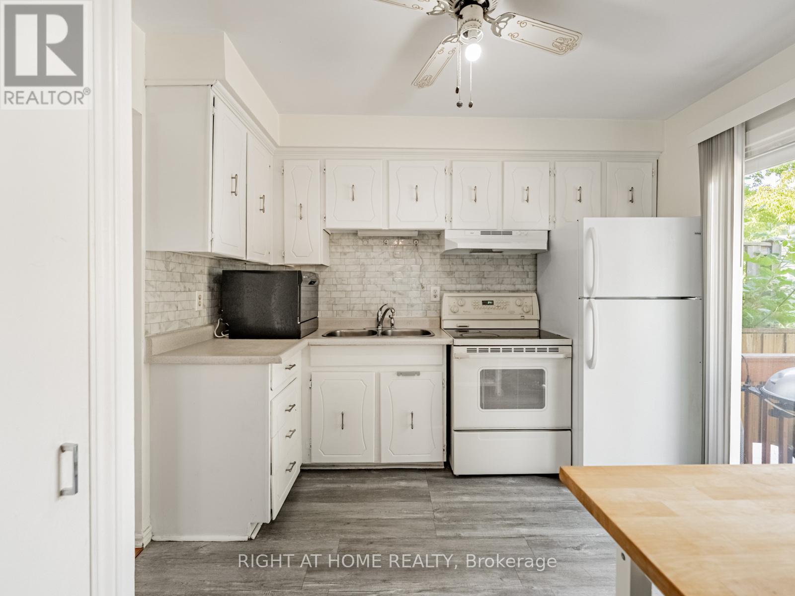 9 - 2380 Bromsgrove Road Sw, Mississauga (Clarkson), Ontario  L5J 4E6 - Photo 15 - W12367843