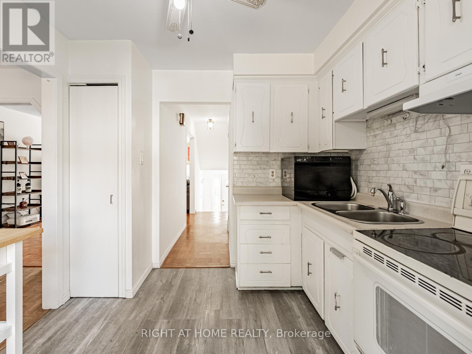 9 - 2380 Bromsgrove Road Sw, Mississauga (Clarkson), Ontario  L5J 4E6 - Photo 16 - W12367843