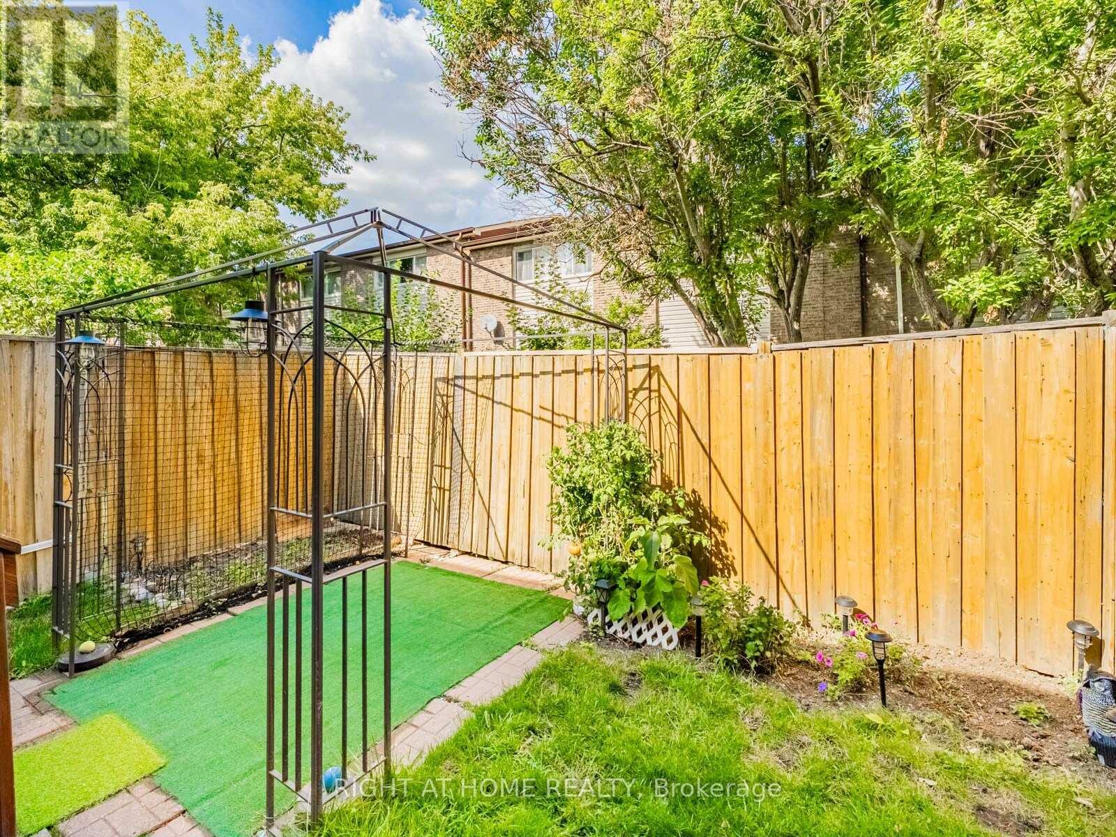 9 - 2380 Bromsgrove Road Sw, Mississauga (Clarkson), Ontario  L5J 4E6 - Photo 33 - W12367843
