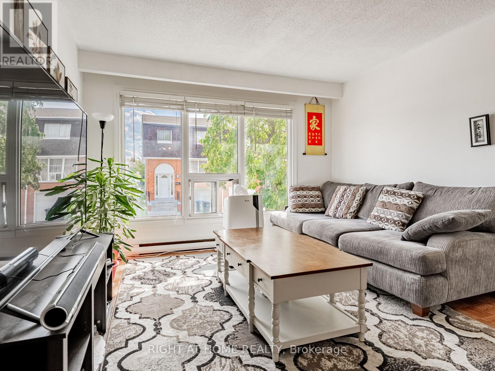 9 - 2380 Bromsgrove Road Sw, Mississauga (Clarkson), Ontario  L5J 4E6 - Photo 6 - W12367843