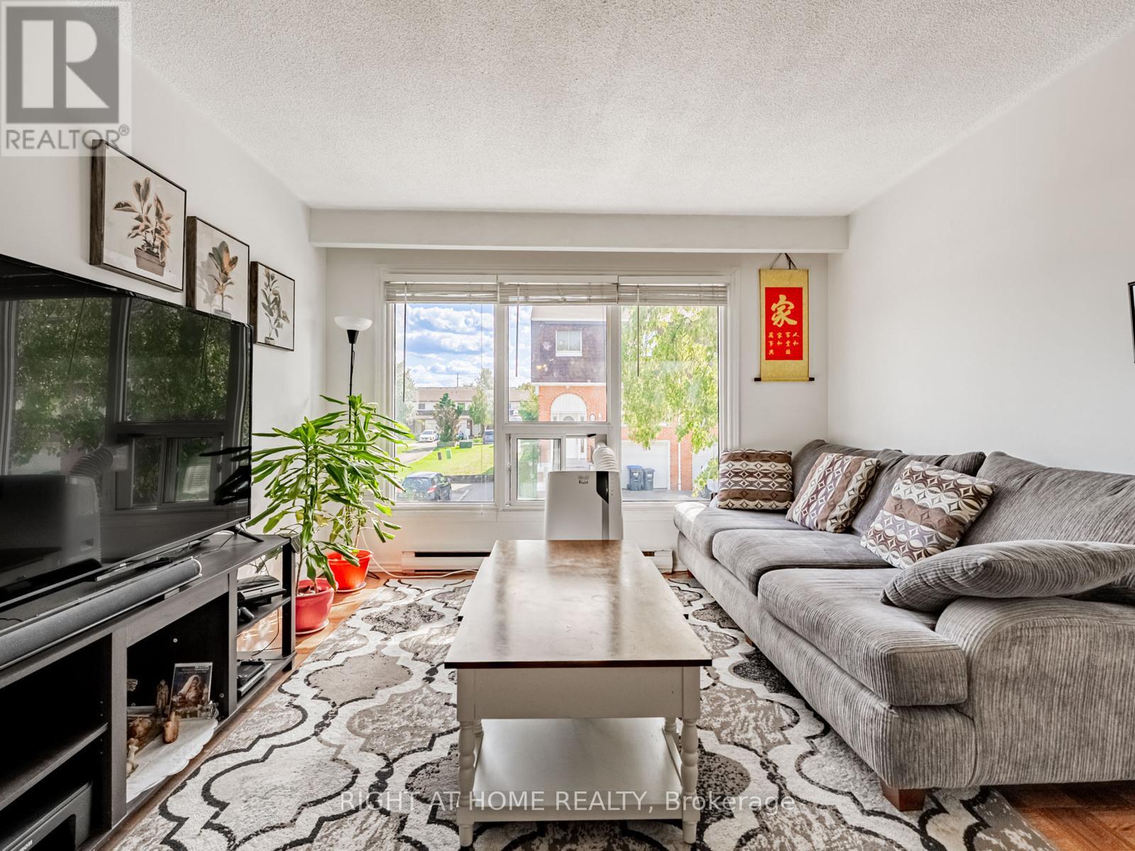 9 - 2380 Bromsgrove Road Sw, Mississauga (Clarkson), Ontario  L5J 4E6 - Photo 8 - W12367843