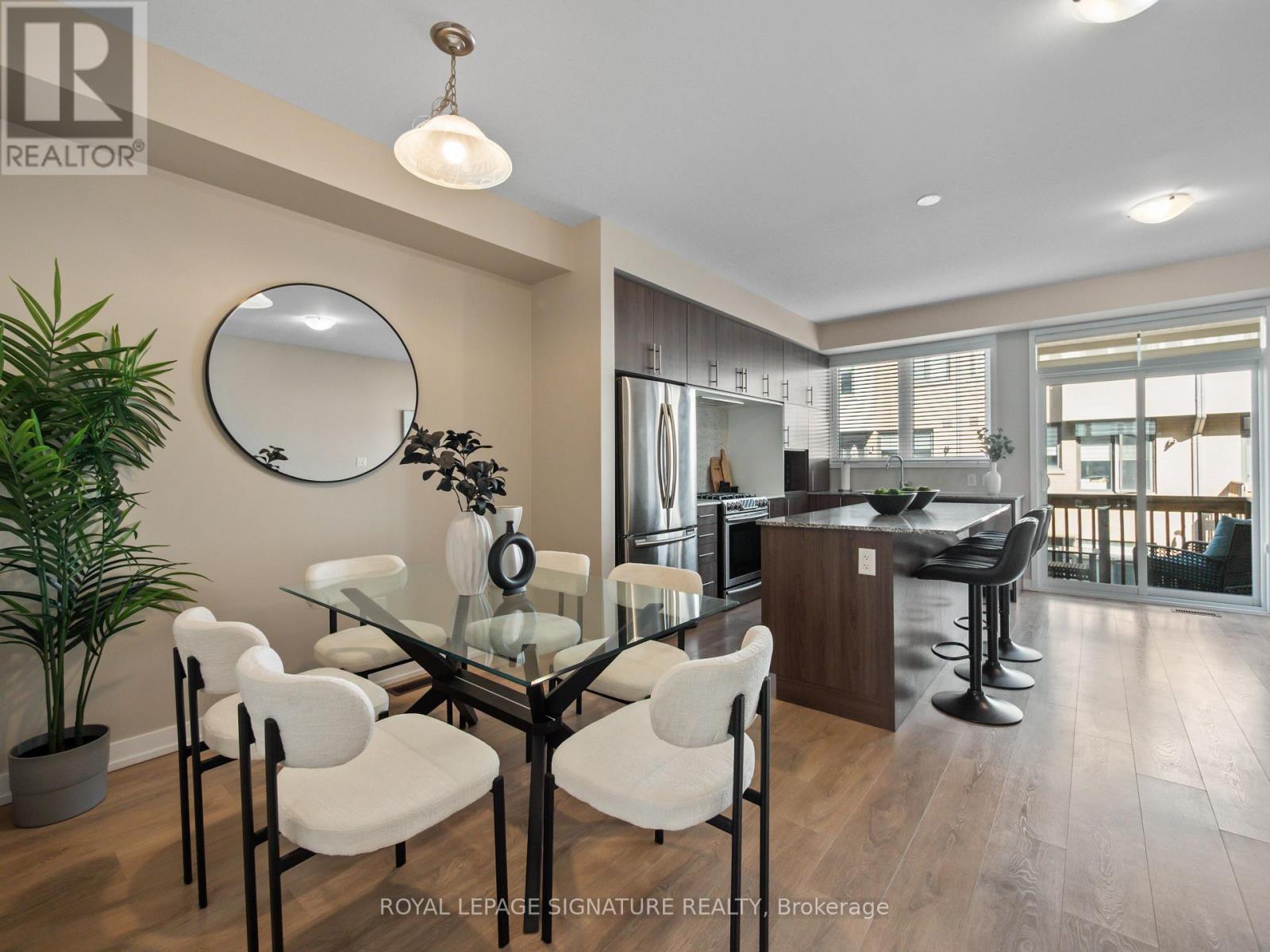 217 Huguenot Road, Oakville, Ontario  L6H 0L6 - Photo 19 - W12367844