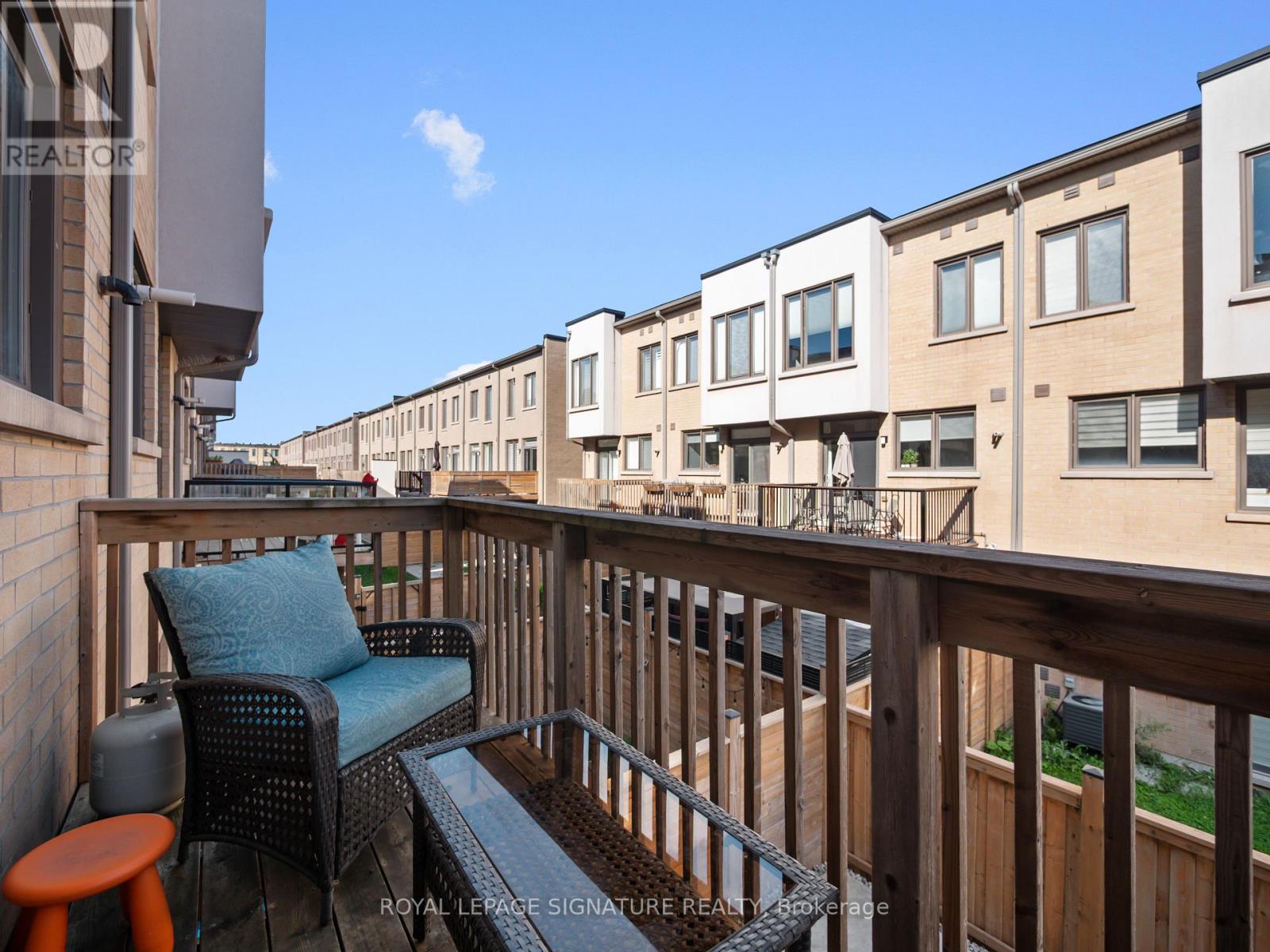 217 Huguenot Road, Oakville, Ontario  L6H 0L6 - Photo 26 - W12367844