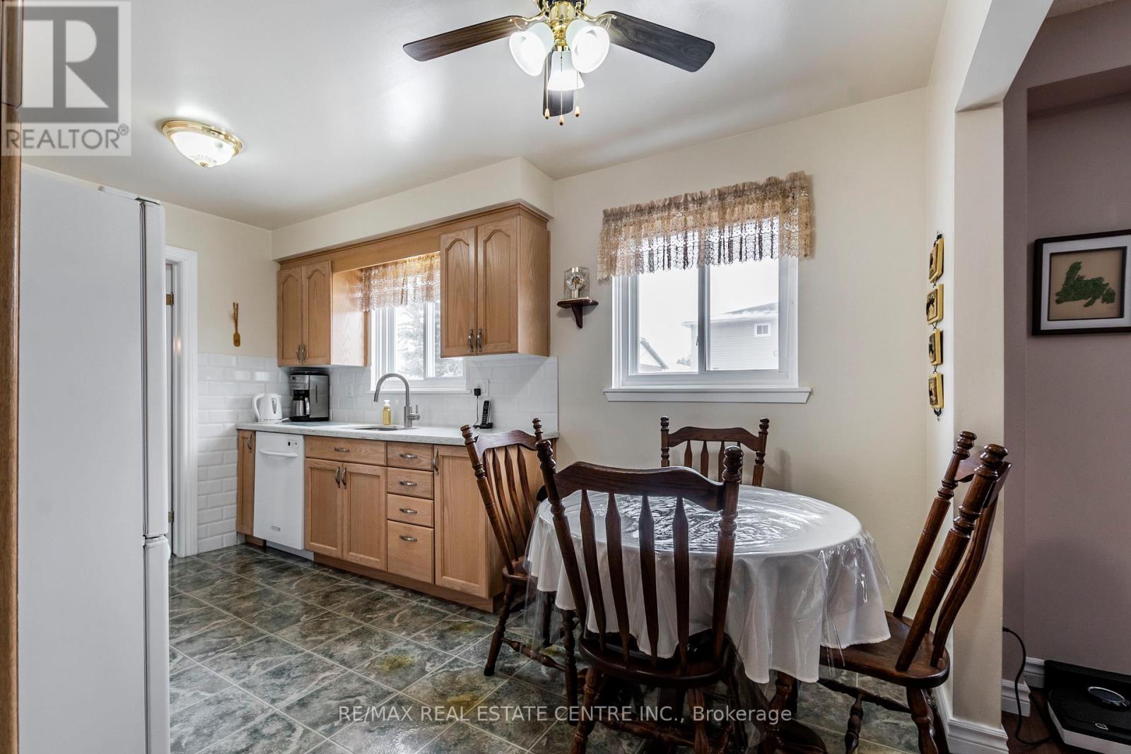 917 Maple Avenue, Milton, Ontario  L9T 3X6 - Photo 14 - W12367846