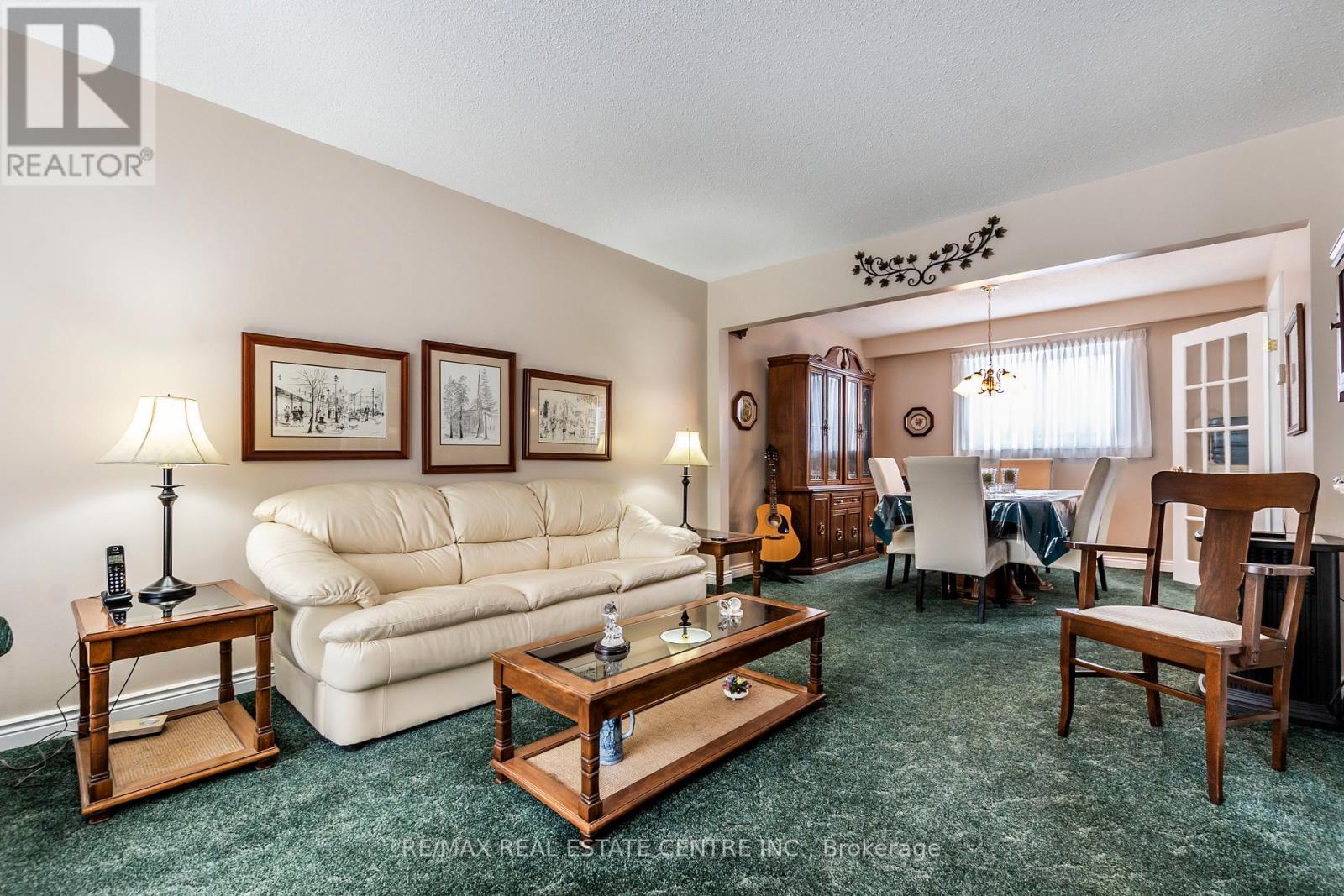 917 Maple Avenue, Milton, Ontario  L9T 3X6 - Photo 6 - W12367846