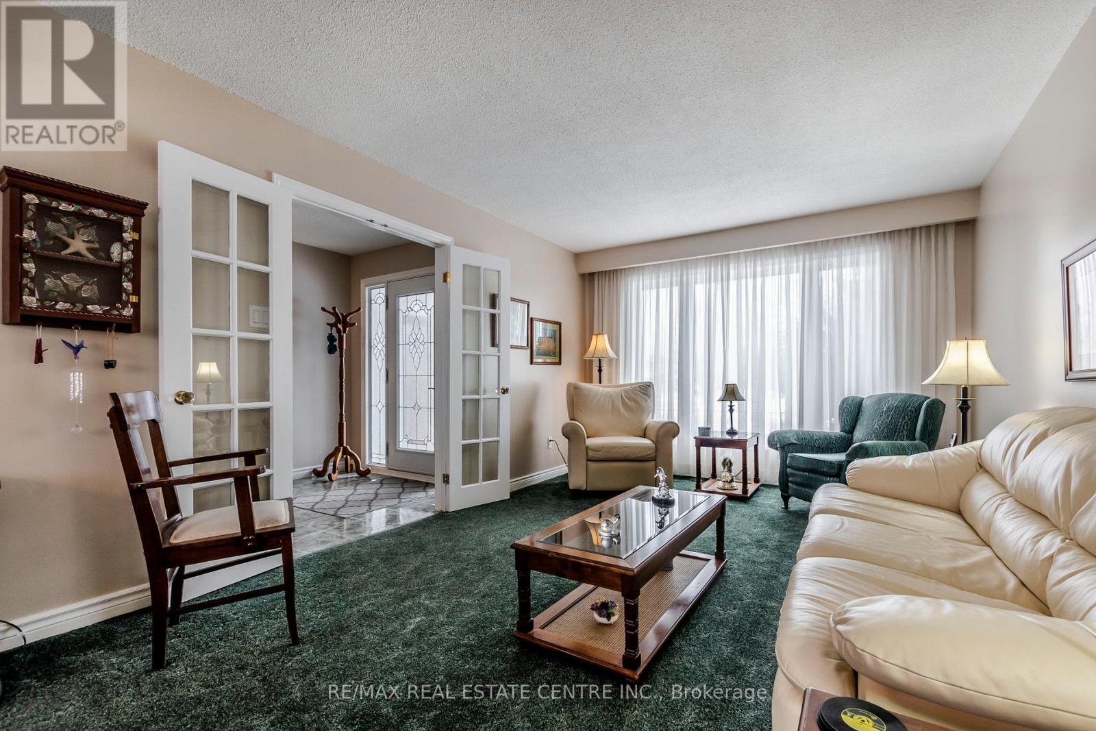 917 Maple Avenue, Milton, Ontario  L9T 3X6 - Photo 9 - W12367846