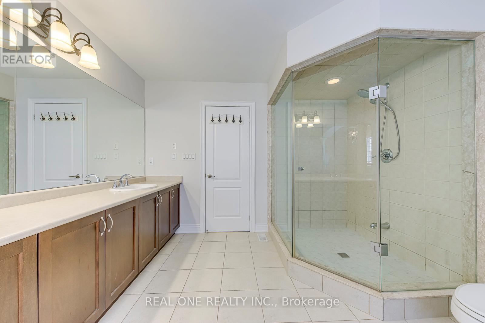 1342 Kestell Boulevard, Oakville, Ontario  L6H 0C8 - Photo 29 - W12367856