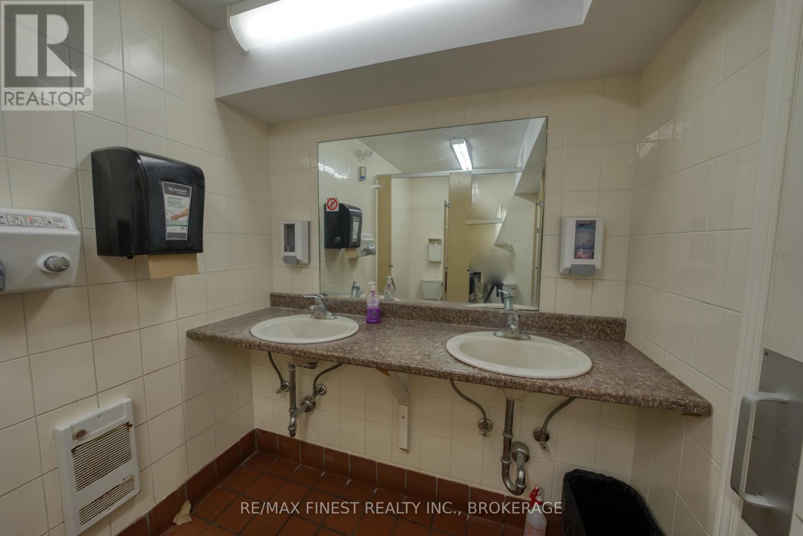 111 Princess Street, Kingston, Ontario  K7L 1A8 - Photo 16 - X12366341