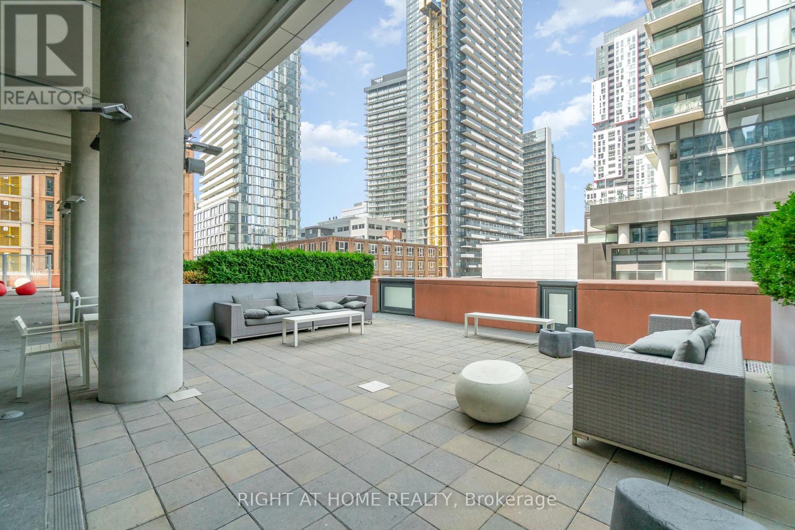 1403 - 21 Widmer Street, Toronto, Ontario  M5V 0B8 - Photo 15 - C12368002