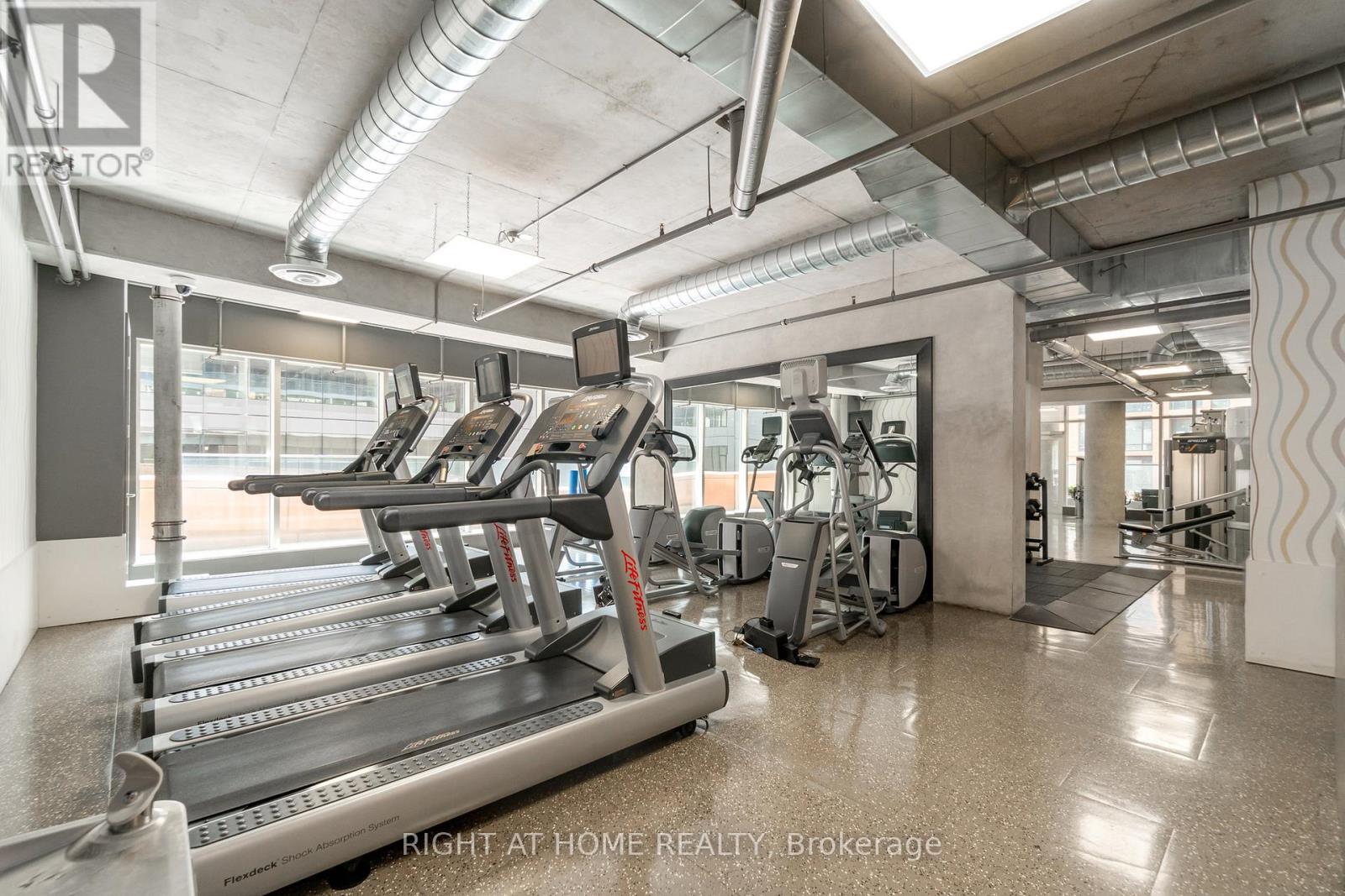 1403 - 21 Widmer Street, Toronto, Ontario  M5V 0B8 - Photo 17 - C12368002