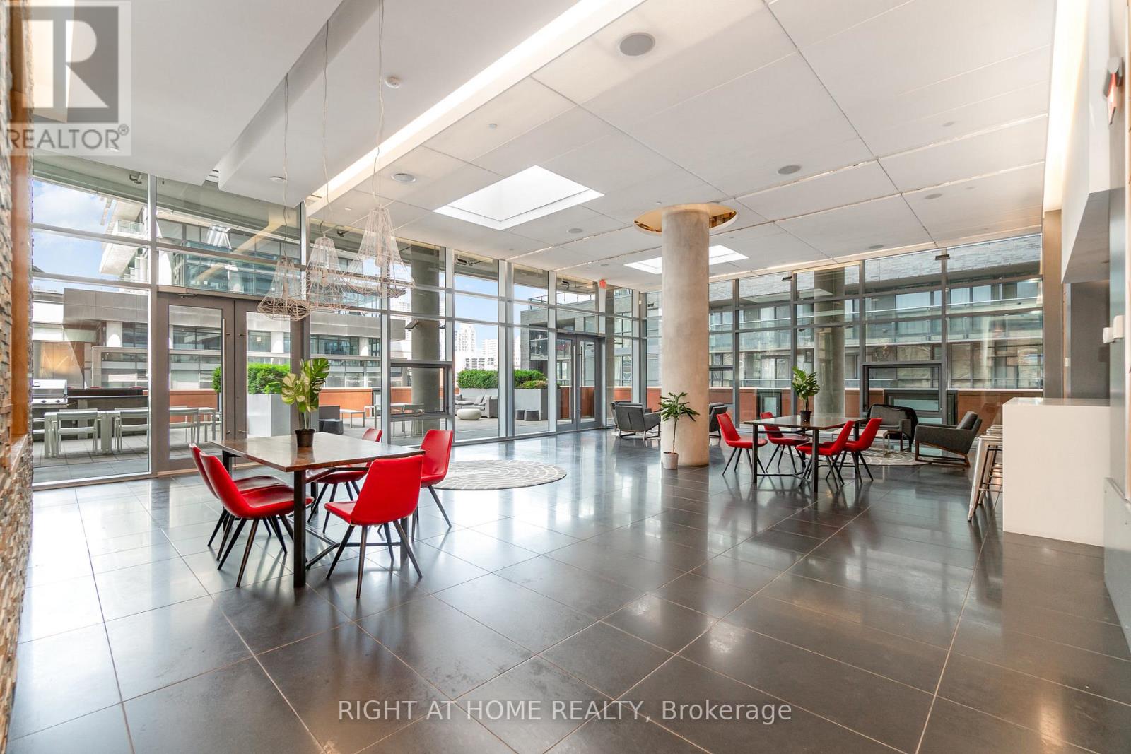 1403 - 21 Widmer Street, Toronto, Ontario  M5V 0B8 - Photo 18 - C12368002