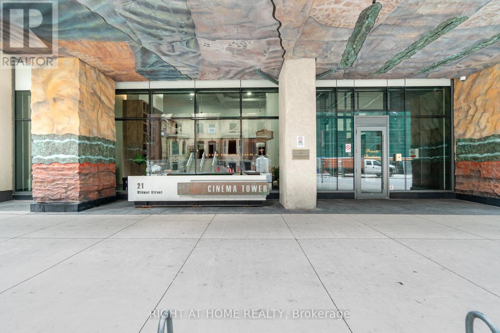 1403 - 21 Widmer Street, Toronto, Ontario  M5V 0B8 - Photo 2 - C12368002