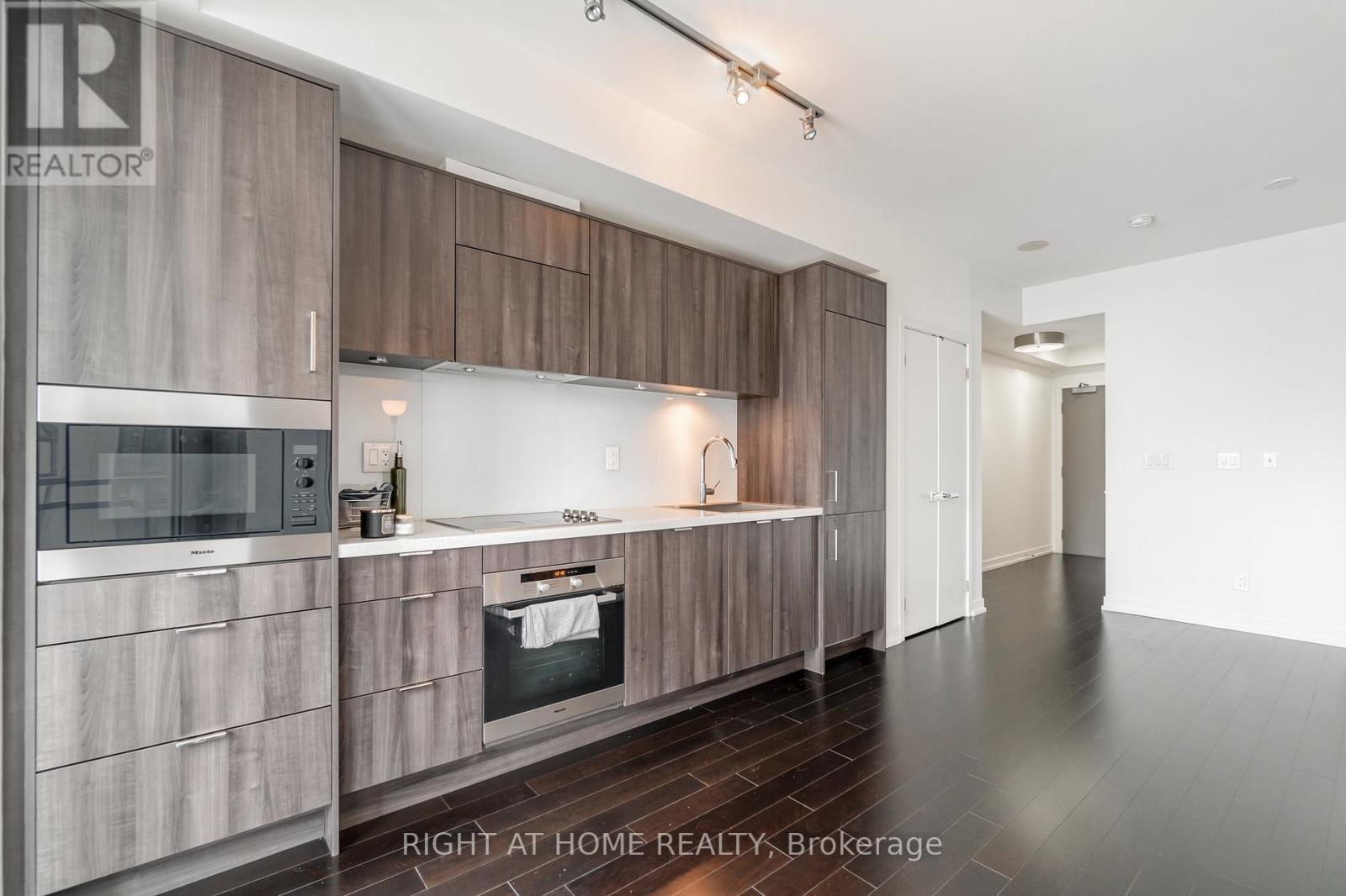 1403 - 21 Widmer Street, Toronto, Ontario  M5V 0B8 - Photo 4 - C12368002