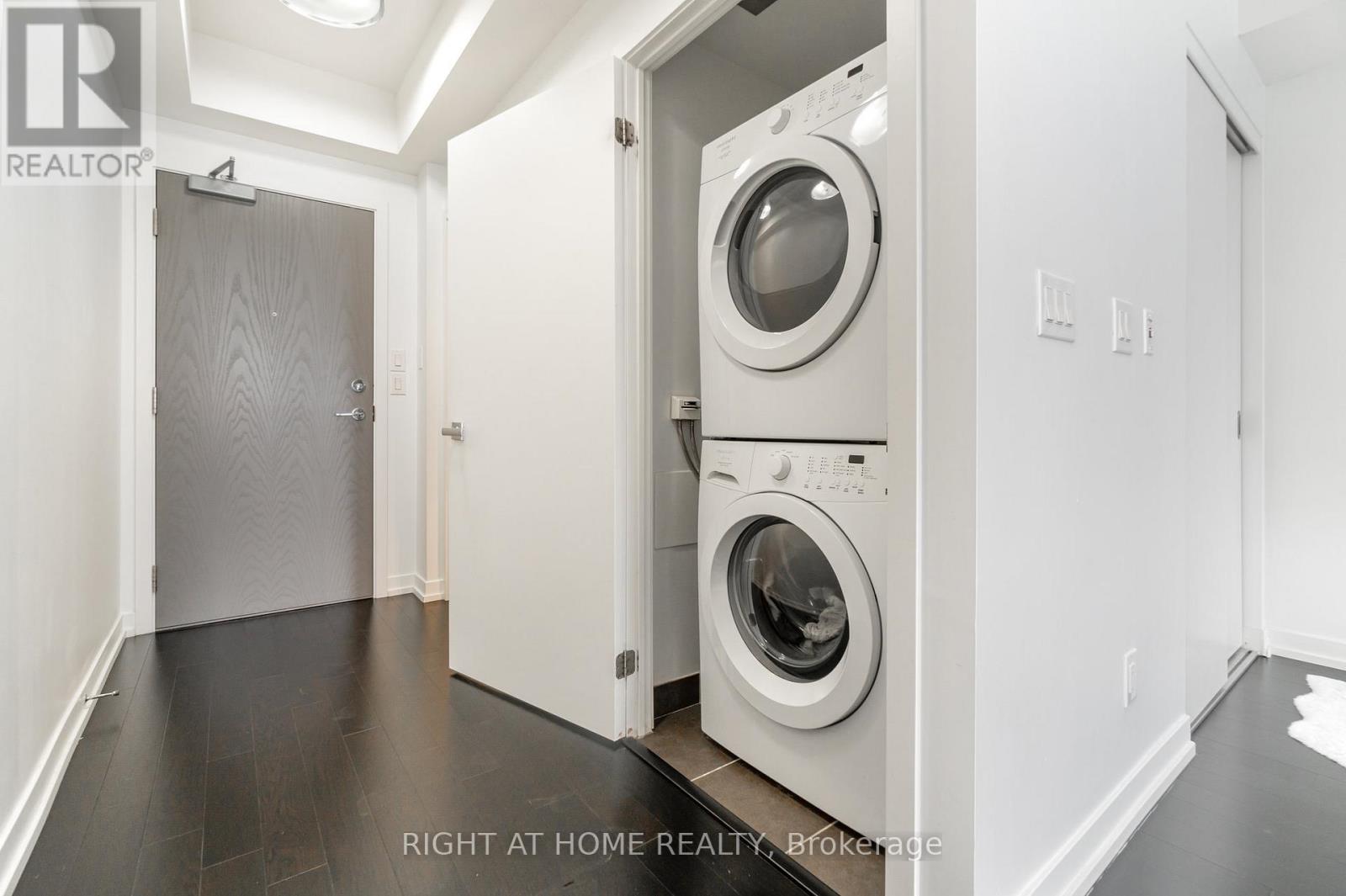 1403 - 21 Widmer Street, Toronto, Ontario  M5V 0B8 - Photo 8 - C12368002