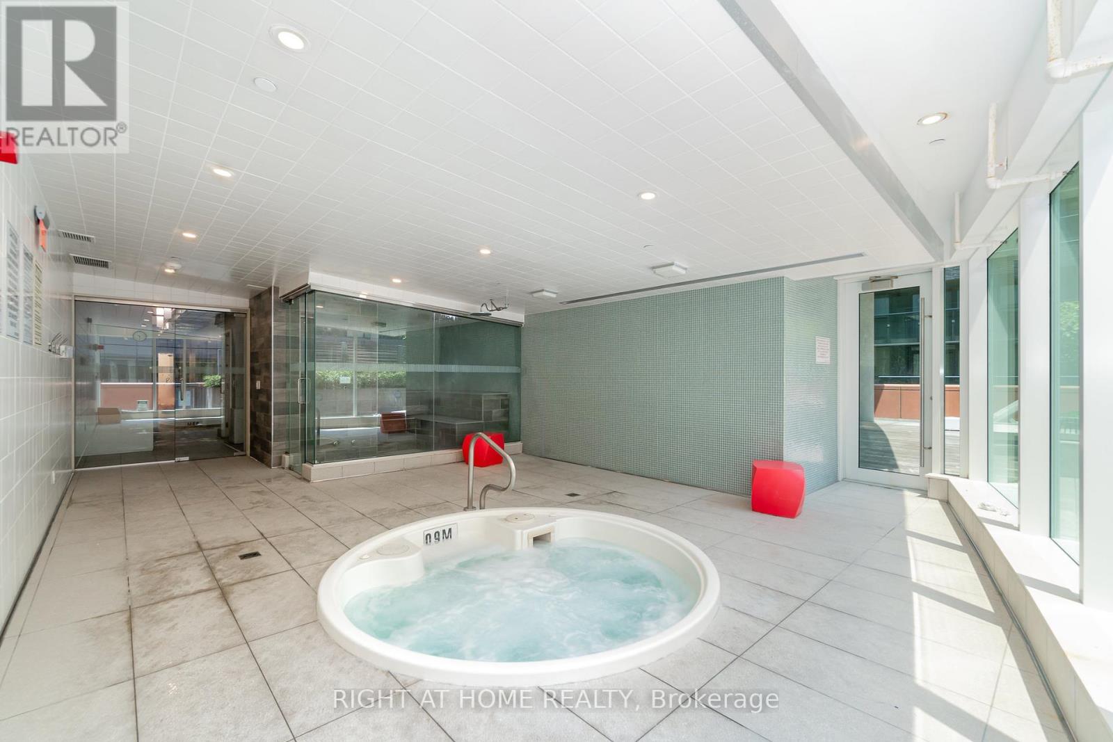 1403 - 21 Widmer Street, Toronto, Ontario  M5V 0B8 - Photo 9 - C12368002