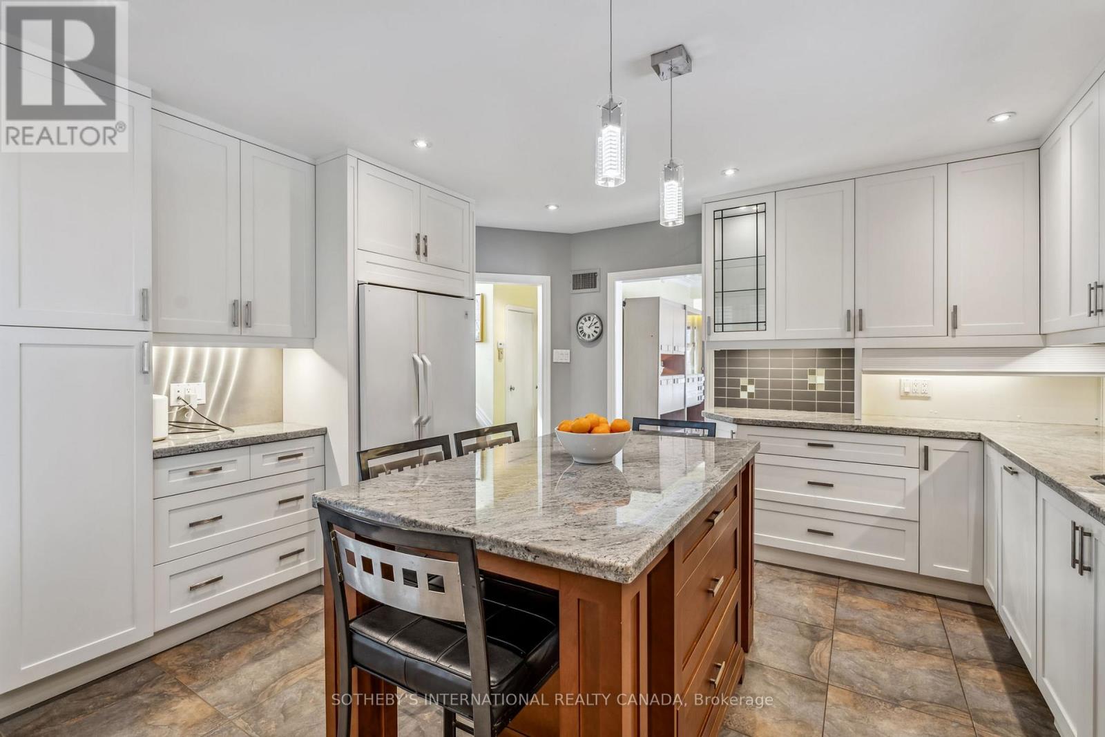 78 Ridelle Avenue, Toronto, Ontario  M6B 1J3 - Photo 12 - C12368032
