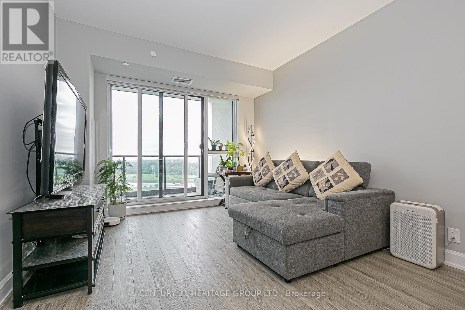 1506 - 12 Gandhi Lane, Markham, Ontario  L3T 0G8 - Photo 10 - N12367978