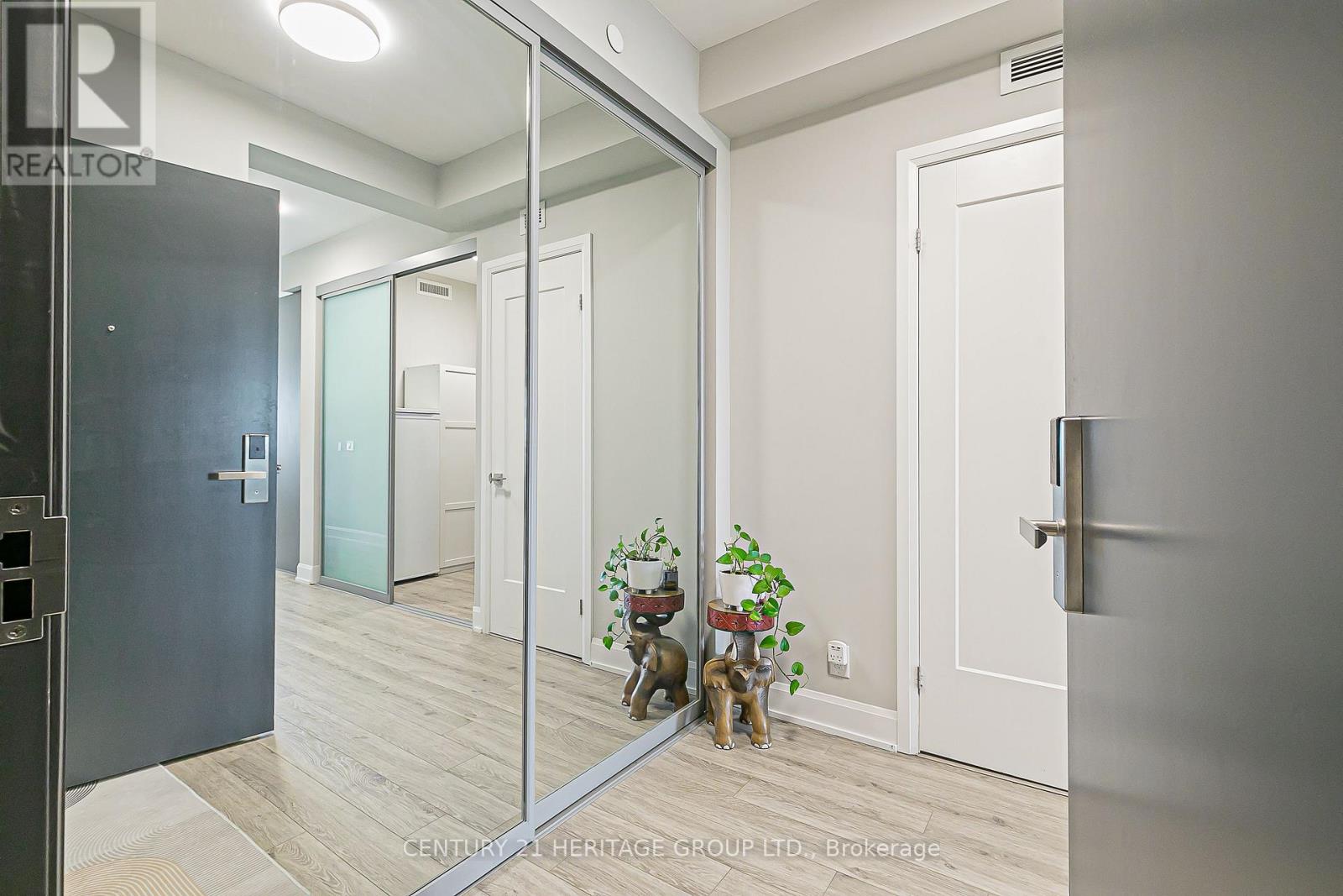 1506 - 12 Gandhi Lane, Markham, Ontario  L3T 0G8 - Photo 4 - N12367978