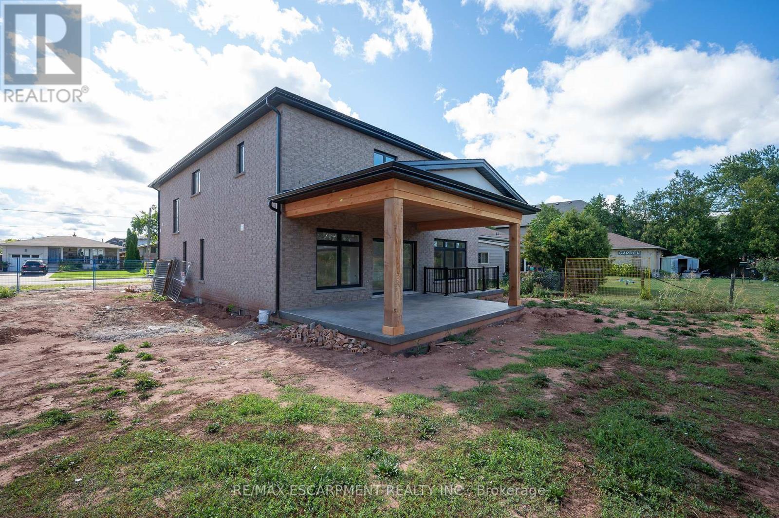 141 Margaret Avenue, Hamilton, Ontario  L8J 3G7 - Photo 6 - X12367515
