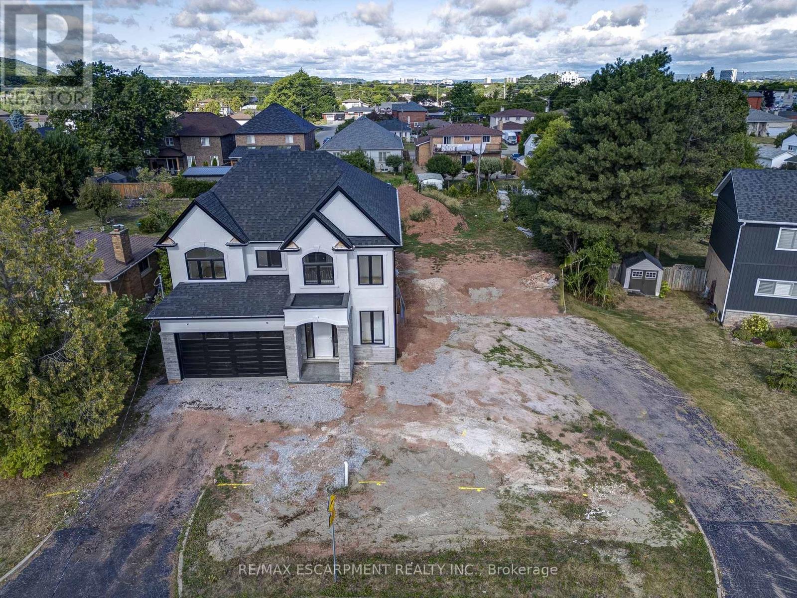 141 Margaret Avenue, Hamilton, Ontario  L8J 3G7 - Photo 9 - X12367515