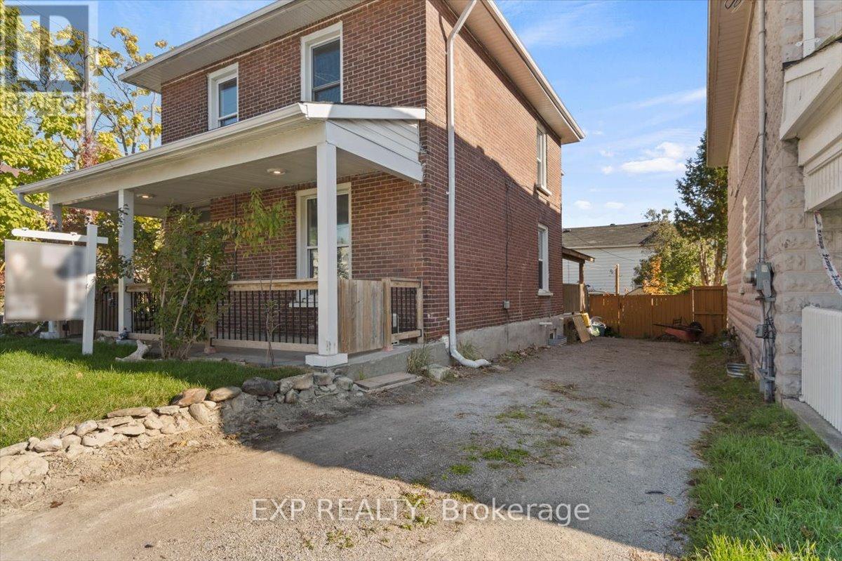 650 Armour Road, Peterborough East, Ontario  K9H 1Z4 - Photo 2 - X12351578